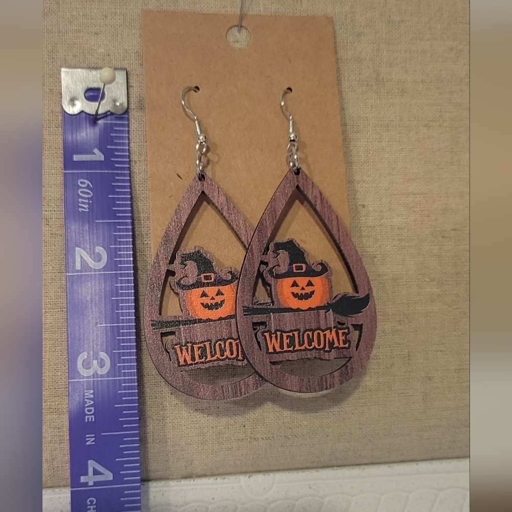 Halloween jack o lantern, broom, welcome wooden earrings orange, black, new